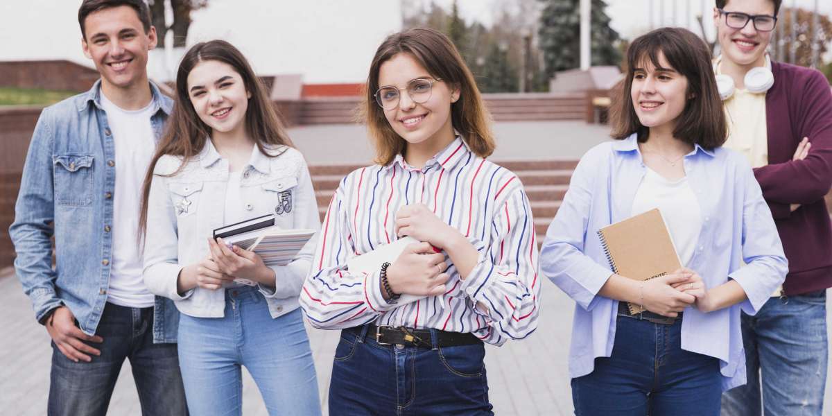 Cairnmillar Institute offers a transformative blend of psychology education and mental health services