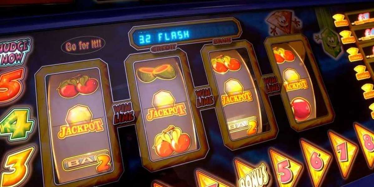 Lucky Strikes and High Stakes: Your Ultimate Guide to Casino Sites