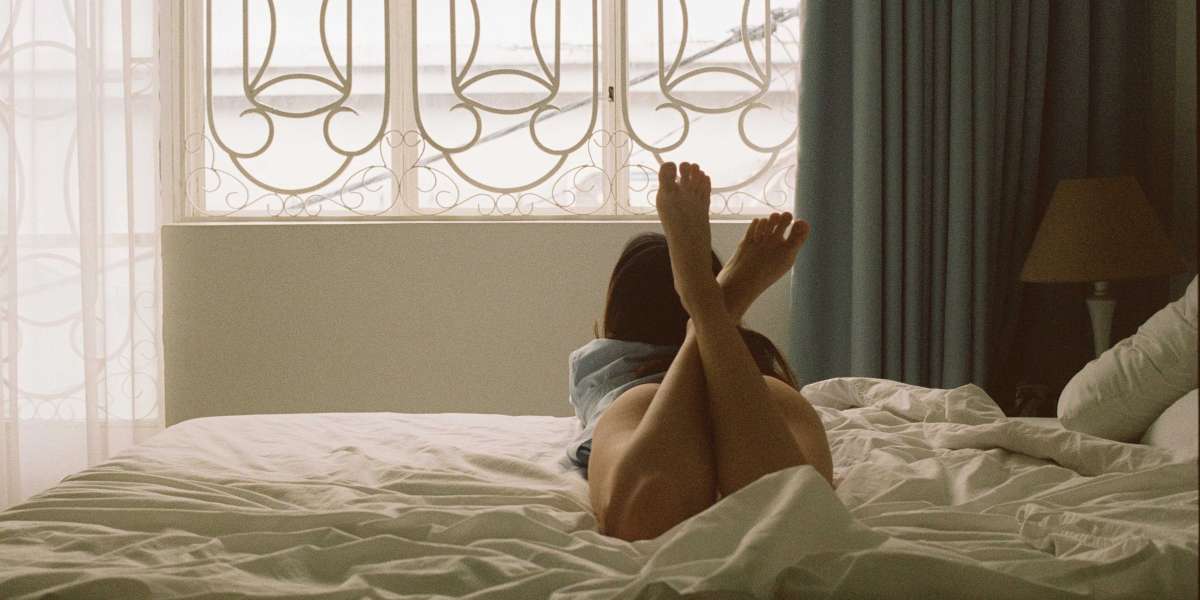 Hire Escorts in Paharganj to Enjoy Varieties of Erotic Services