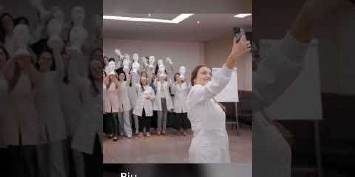 4-Move Glute Activation Workout for Lower Body and Butt Training