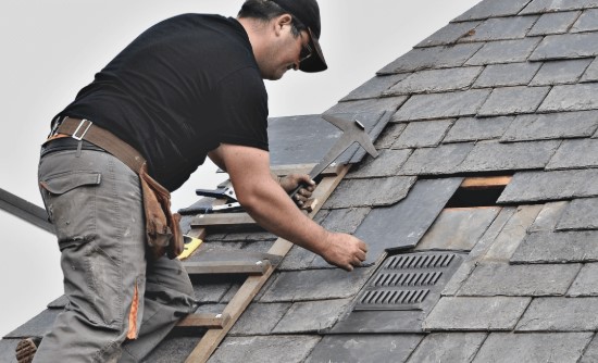 Top Signs You Need Immediate Asphalt Shingle Repair